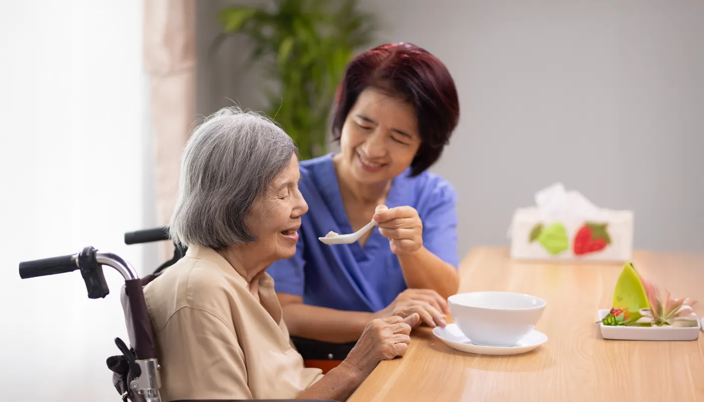 ภาวะหมดไฟในผู้ดูแลผู้สูงอายุ (Caregiver Burnout): 5 สัญญาณเตือนและวิธีรับมือ